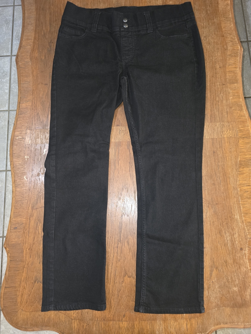 Amazon Women’s Straight Leg Jeans in Black NWOT